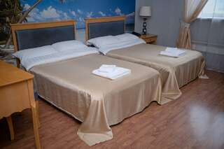 Гостиница Гостиничный комплекс Бумеранг Находка Двухместный номер с 2 кроватями-7